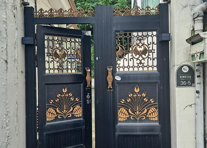 Our #2 Chungmuro Station Area Housing 2-person Hanok Village * Seoel